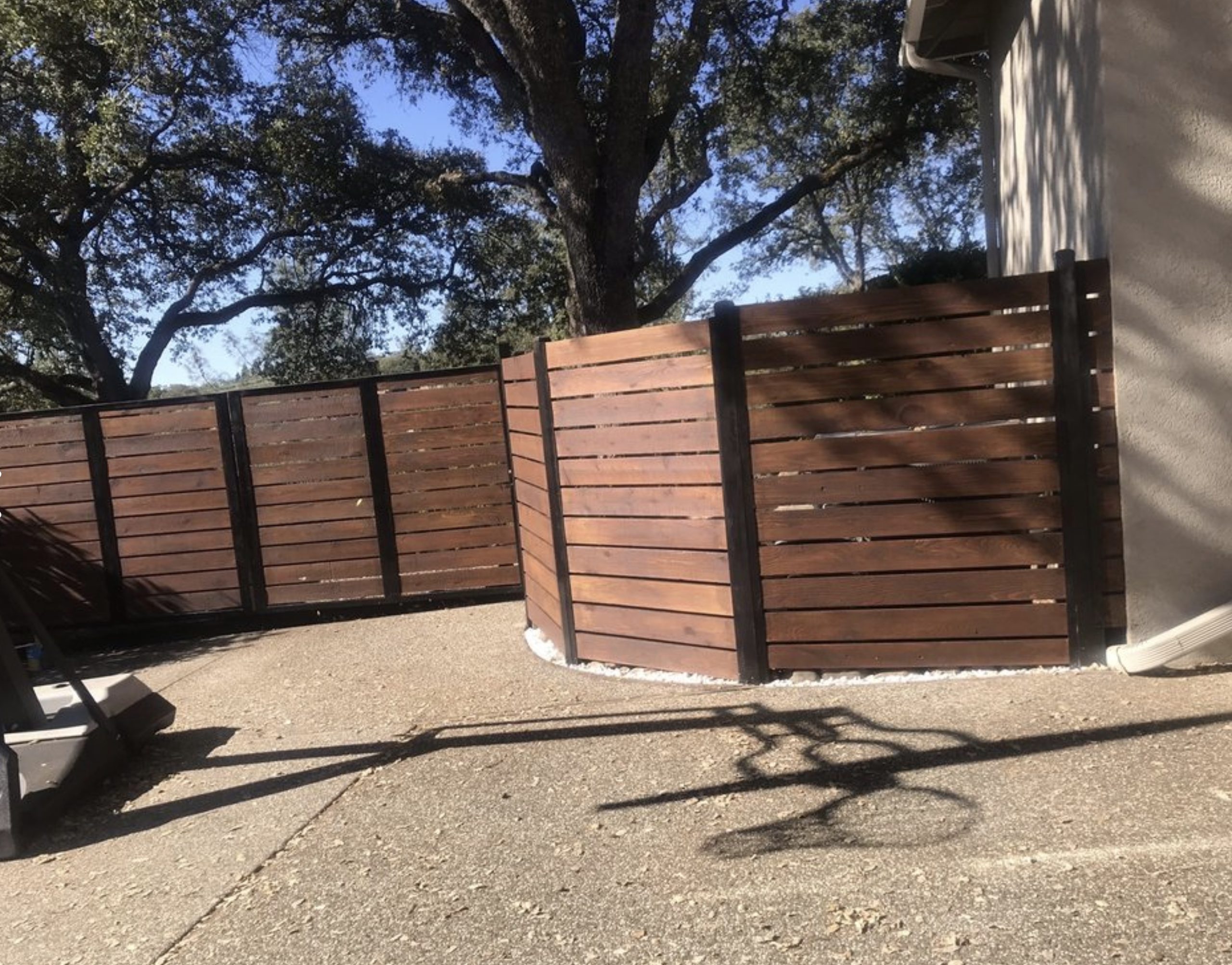 an image of Lakewood horizontal fence